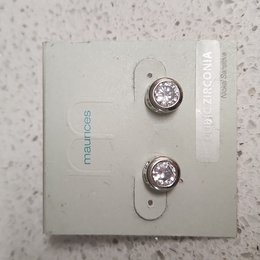 Maurices NWT Cubic Zirconia Faux Diamiond Stud Earrings